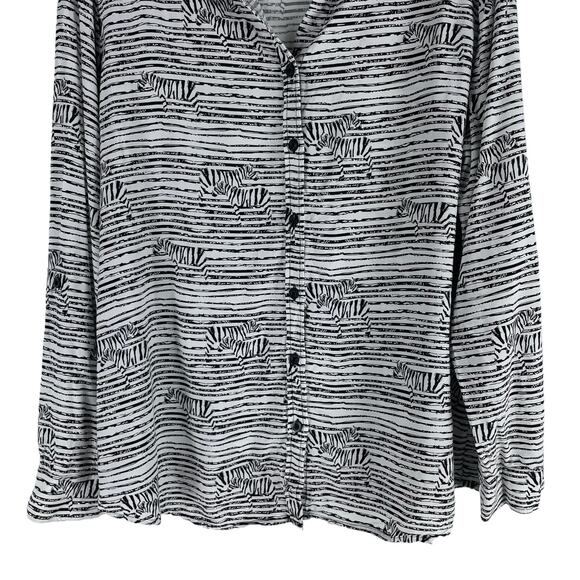 Chico's Zebra Stripe Printed Button Front Shirt Black White Size 1/ M - Picture 3 of 7